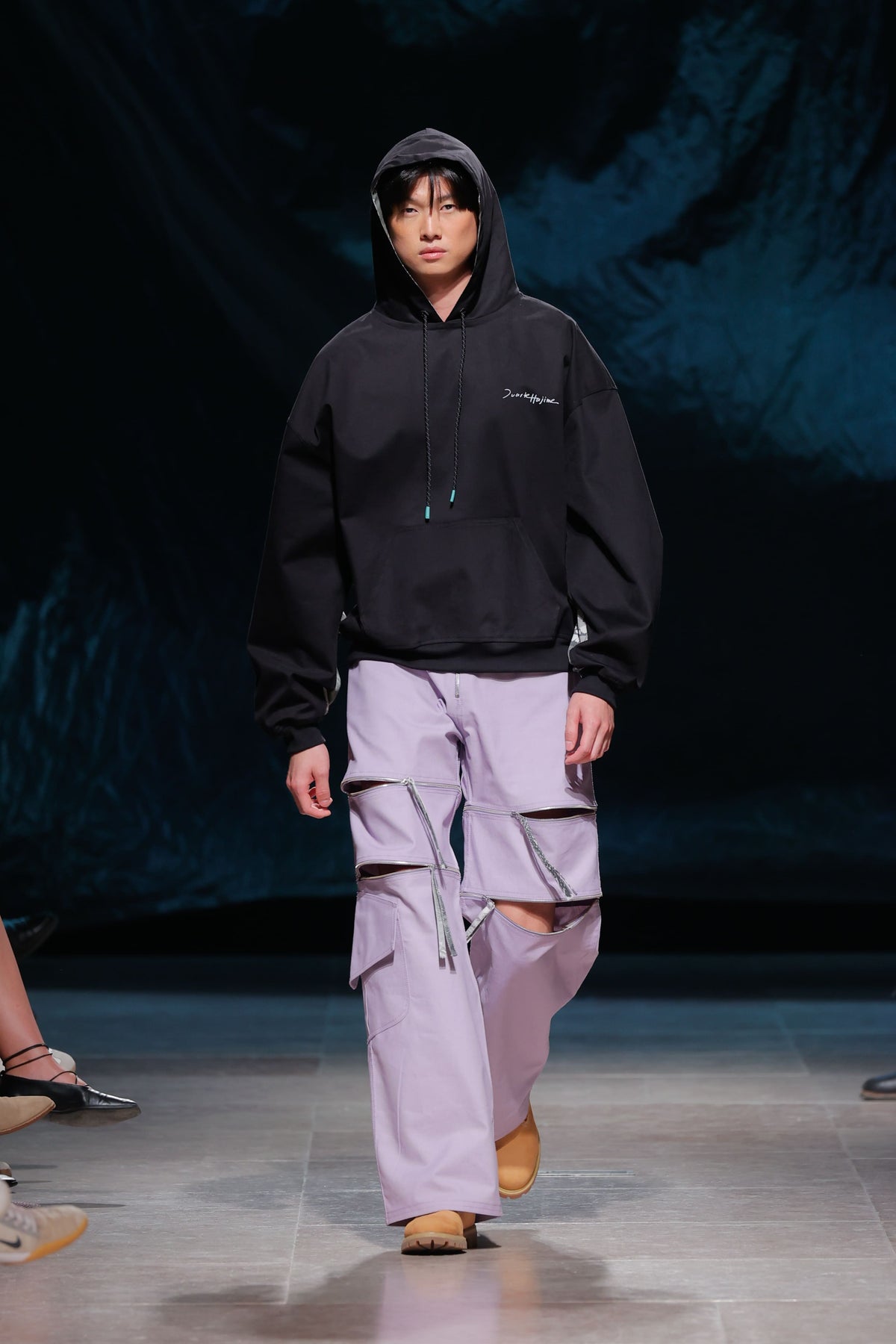 Black Gaze Sweater