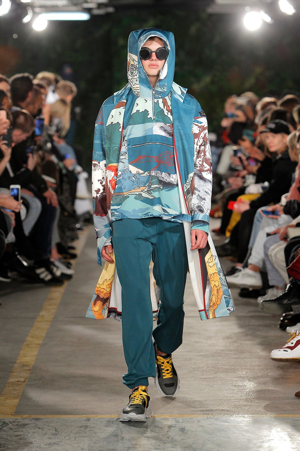 AW20 Third Pole gallery image 3