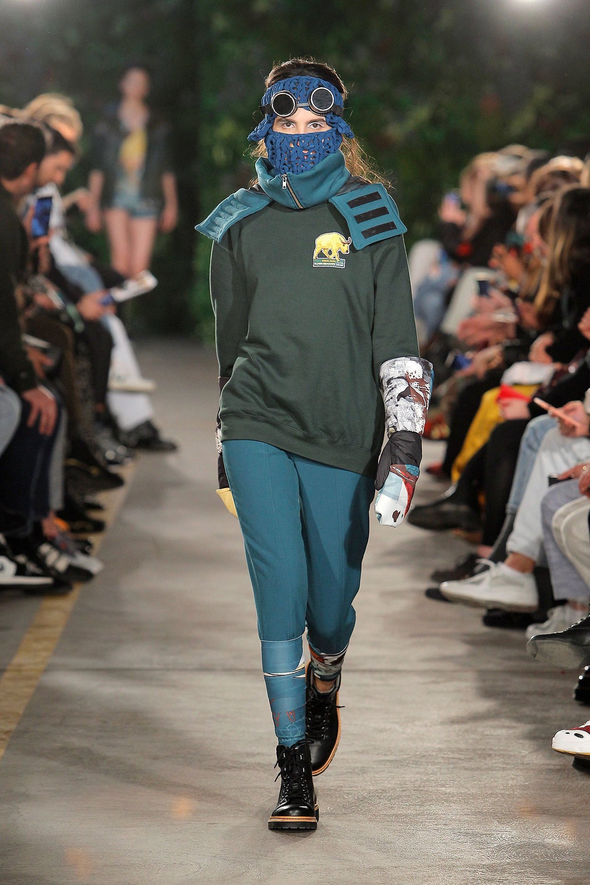 AW20 Third Pole gallery image 5
