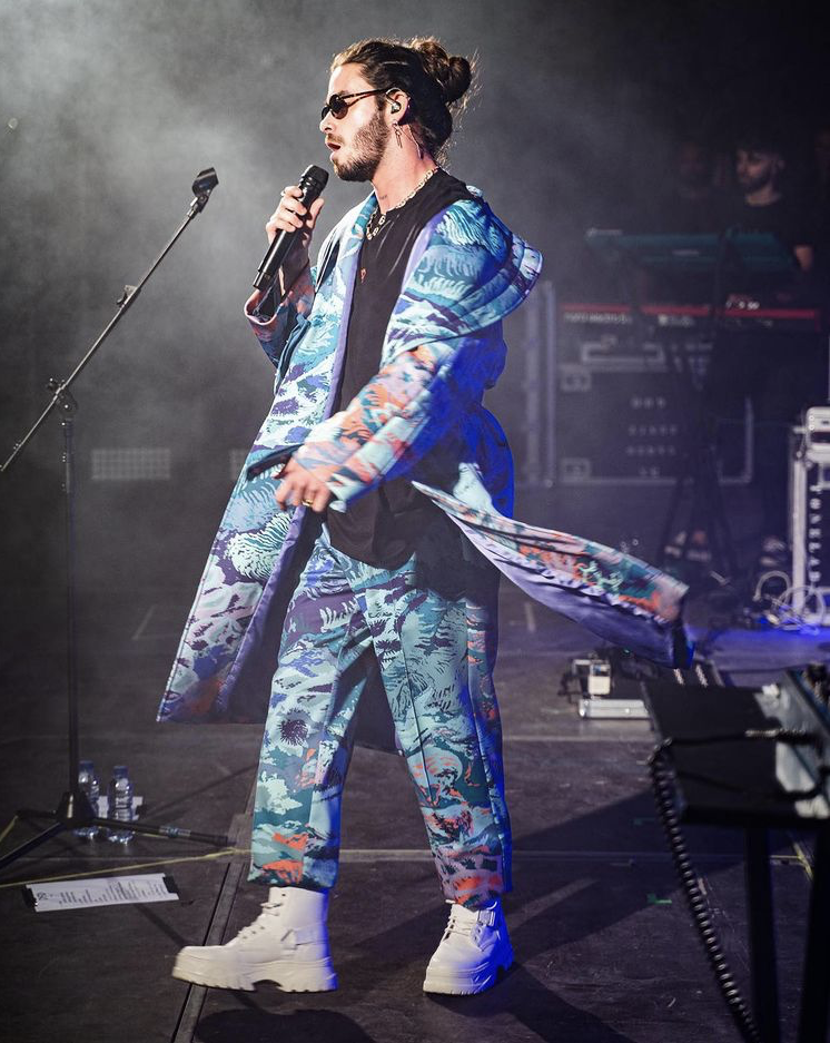 Singer Syro